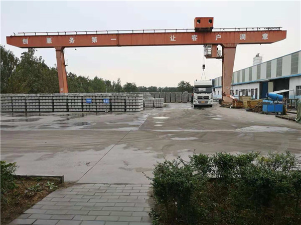 幹淨整(zheng)潔的貨場(chang)